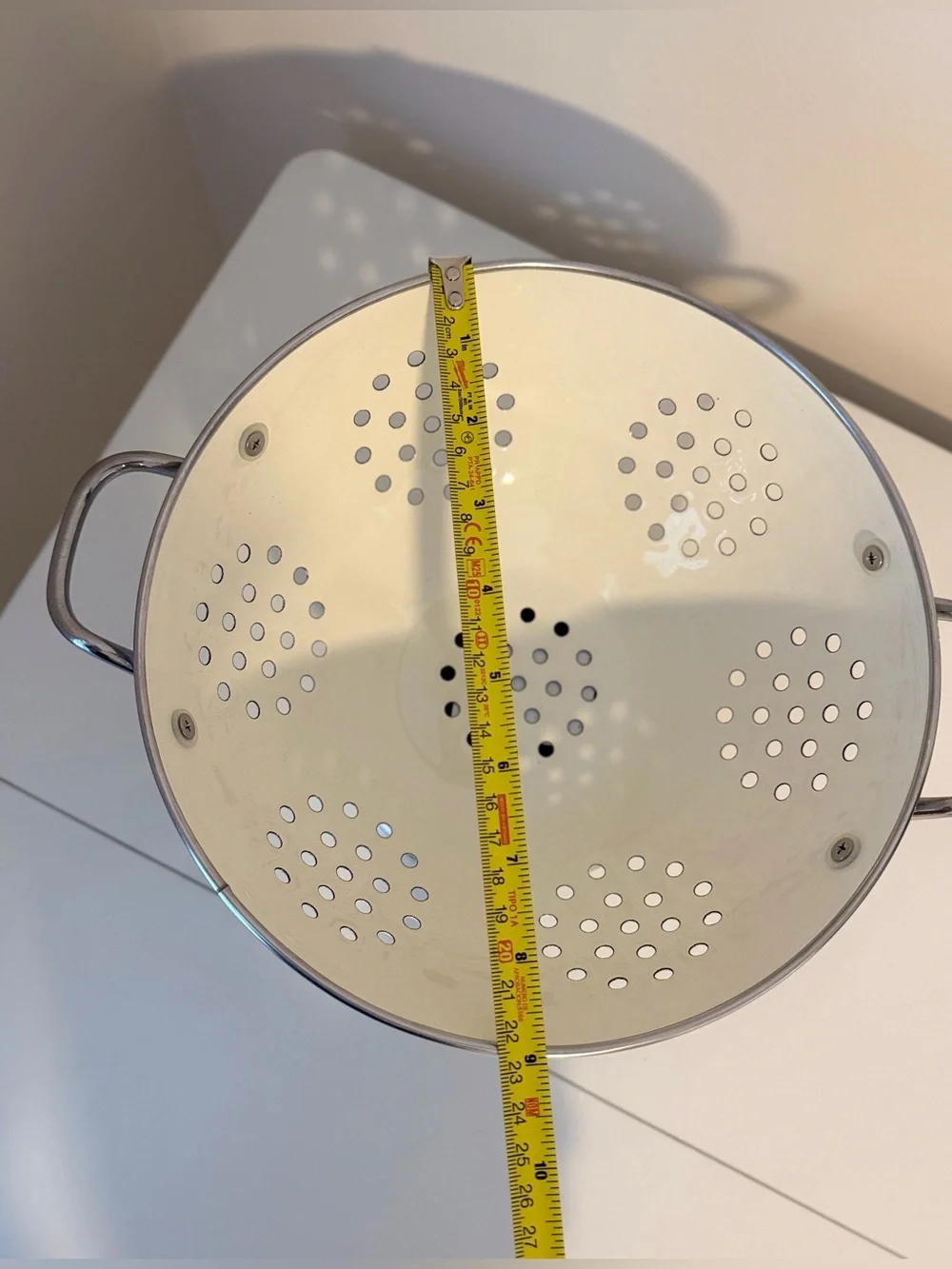 IKEA Off-White Enamel Metal Colander Footed Strainer w/ Handles 9”